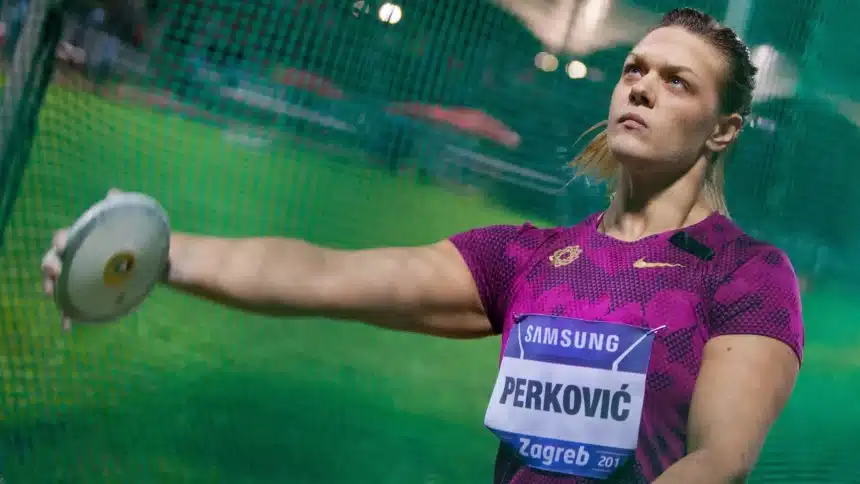 Sandra Perković priprema se za bacanje diska (discipline u atletici)